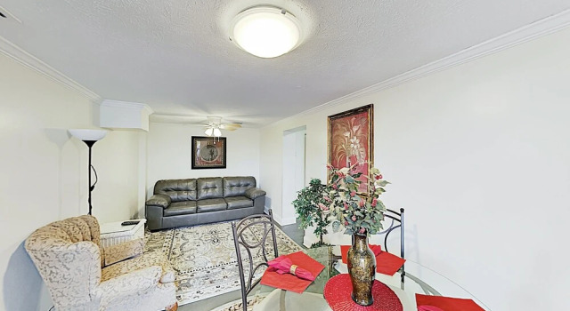 Newly Updated - Walk To Beach & Lagoon! 2 Bedroom Duplex