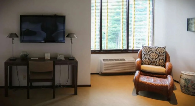 The Lodge at The International, Prenota Hotel Bolton Massachusetts