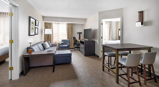 Четырёхместный люкс с 2 комнатами Residence Inn Hartford Rocky Hill