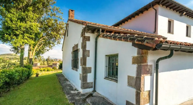 Cantabria Collection - Espectacular casona cerca de la Colegiata, Забронировать Отель Отели Сантильяна-дель-Мар с парковкой, рядом с Епархиальный музей Regina Coeli, Парковка