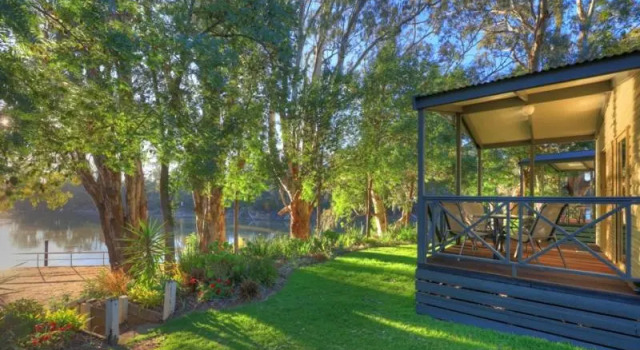 Номер Deluxe с видом на реку Moama Riverside Holiday Park