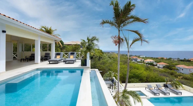 Коттедж Villa Azure Vista 6BR Luxury Stay w 2 Pools
