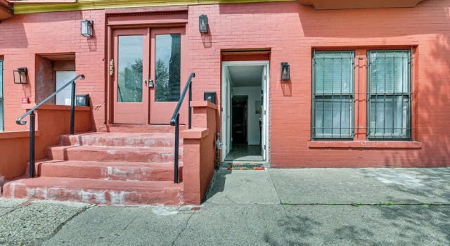 Walk to Downtown Albany: Ten Broeck Triangle Apt!, Забронировать Апартаменты/квартира Олбани Hudson Valley, рядом с Спортивно-выставочная арена Washington Avenue Armory