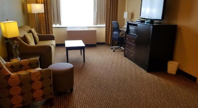 Люкс c 1 комнатой Spark By Hilton Watertown