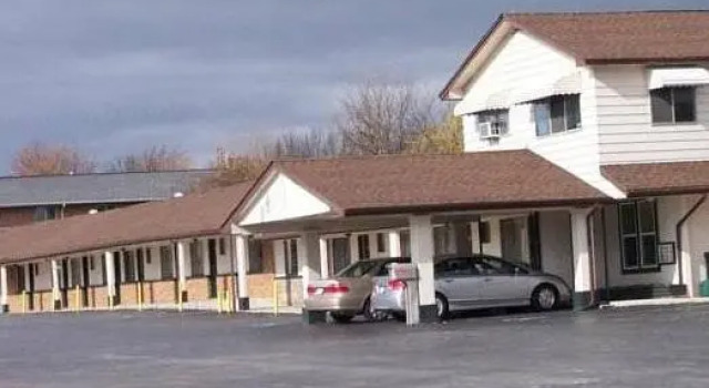 Кровать в общем номере Delta Motel