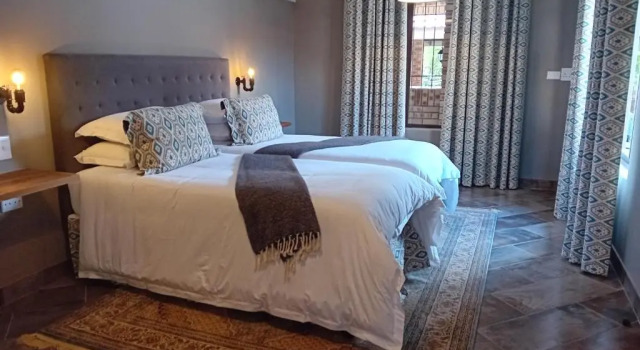 Люкс Hornbill Family Suites