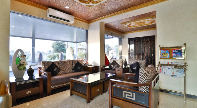Hotel Casa Riva, Забронировать Отель Сурат штат Гуджарат