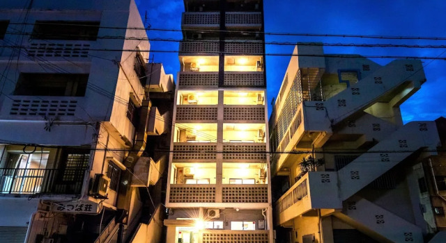Little Island Okinawa Miebashi, Забронировать Отель Отели Наха с парковкой, рядом с Здание администрации префектуры Окинавы, Парковка
