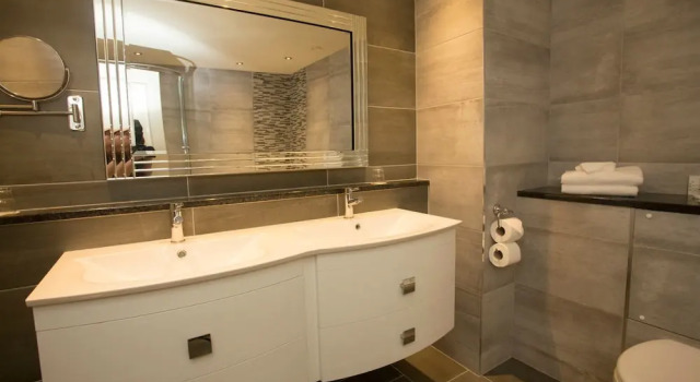 Четырёхместный номер Standard Carrickdale Hotel & Spa