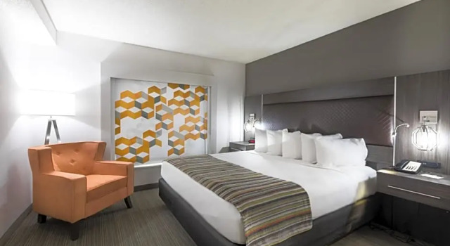 Четырёхместный люкс Country Inn & Suites by Radisson, Lake Norman Huntersville, NC