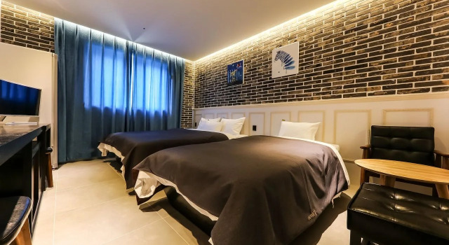 Hotel Moon Cheonan ShinBuldang, Buchen Sie Hotel Cheonan Chungcheongnam-Do