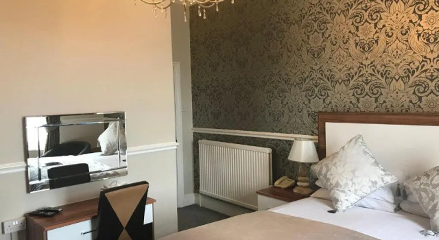 Lauriston & Lawton Court Hotel, Забронировать Отель Бизнес-отели Лландидно, рядом с Плавательный центр Лландадно, 4* 5*
