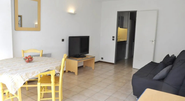 House With one Bedroom in Arles, With Pool Access and Furnished Garden