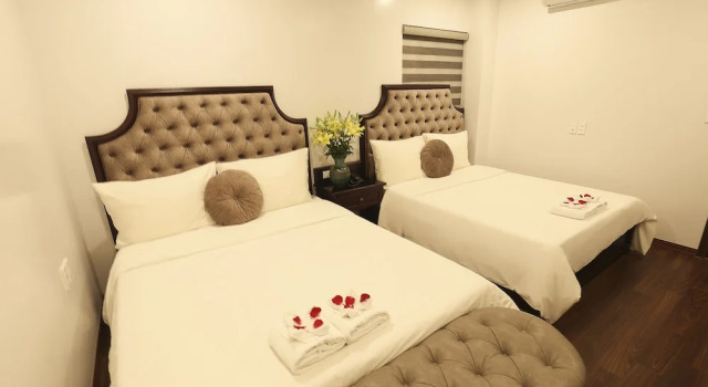 Двухместный семейный номер Standard Royal Văn Phú Hotel