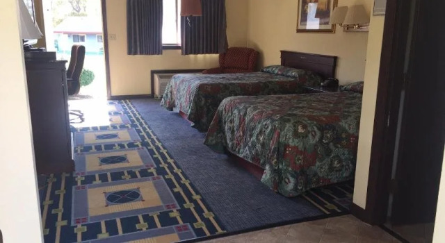 Captain's Lodge Motel, Varaa Motelli Hotellit New England uima-altaalla, Uima-allas