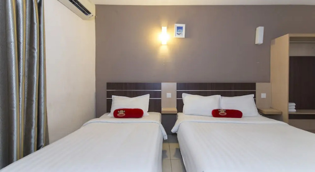 Трёхместный номер Deluxe Simms Grand Inn