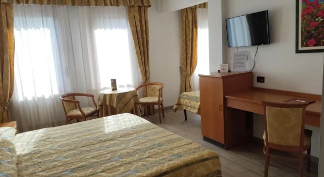 Трёхместный номер Standard Hotel Galant