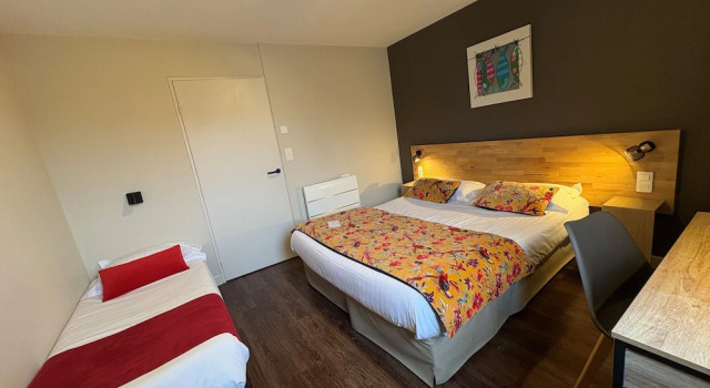 Номер Comfort Brit Hotel Le Kerodet