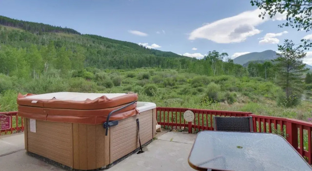 Коттедж 1 Mi to Keystone Lifts: Hot Tub Haven w/ Mtn Views