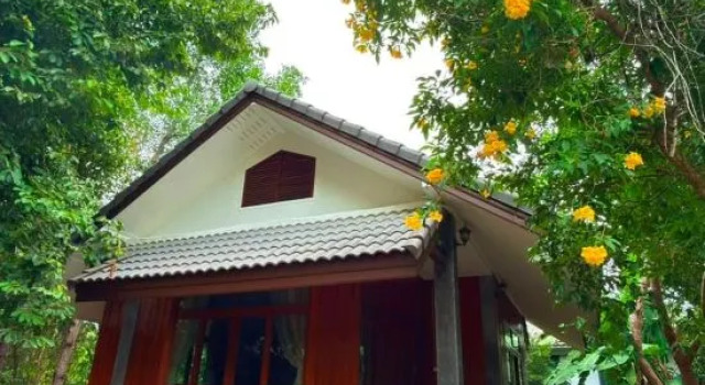 No 9 Poolside bungalows Woktum