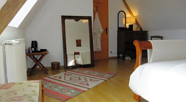 Chambres dHôtes Le Foursou, Book Hotel Hotels in Le Bouyssou with Parking, Parking