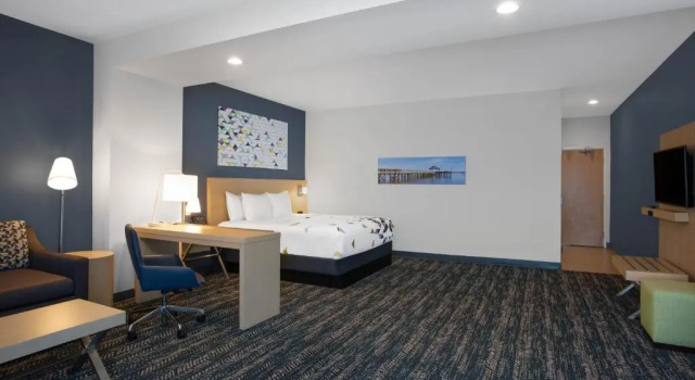 Люкс Deluxe La Quinta Inn And Suites Dulles Airport