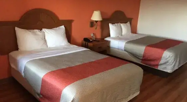 Super 8 - North Lima OH, Rezerwuj Hotel North Lima 