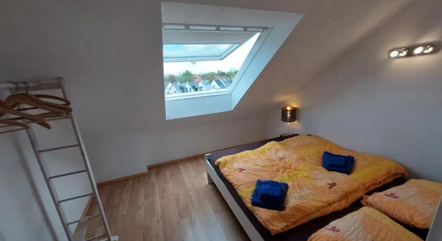 Апартаменты Fewo, 55 qm, voll ausgestattet, mit Süd-Loggia, Nähe Völkerschlachtdenkmal