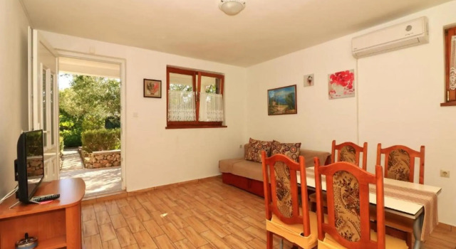 Slađa - 150 m From Beach - A1, Забронировать Отель Езера 