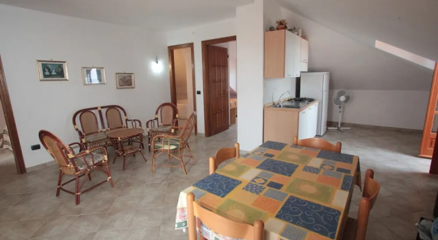 Appartamento Panoramico, Varaa Huoneisto Brivadi 