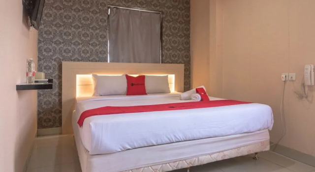 RedDoorz near RS Husada, Book Hotel Sawah Besar Jakarta