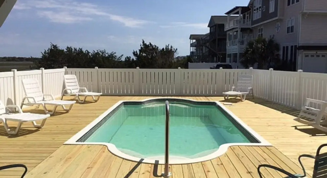 Коттедж с 4 комнатами Turtle Cove (formerly Fiddler's Green) 4 Bedroom Home by RedAwning