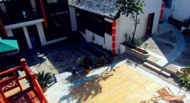 Lijiang Moonlight Inn, Забронировать Отель Лицзян Юньнань, рядом с Улица Сквер-стрит Древнего города Даянь