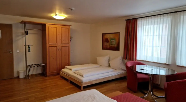 Четырёхместный номер Comfort Landgasthof Krone