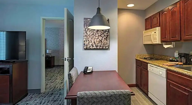 Четырёхместный номер Standard с 2 комнатами Homewood Suites by Hilton Fort Collins