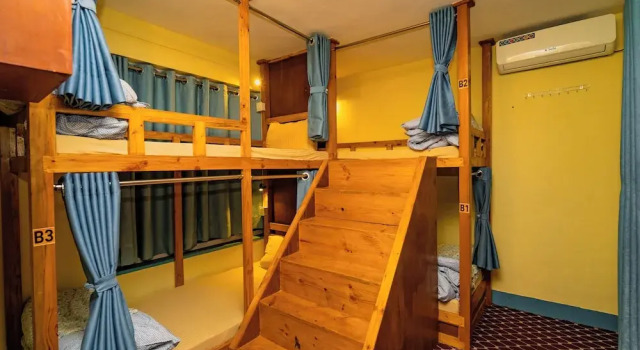 Кровать в общем номере с видом на сад Kwabahal Boutique Hostel