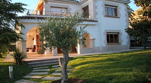 Montjuic Bed & Breakfast, Rezervasyon Otel Juià Gironès