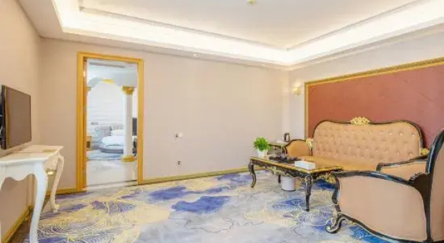 Люкс Vienna Hotel Shawan