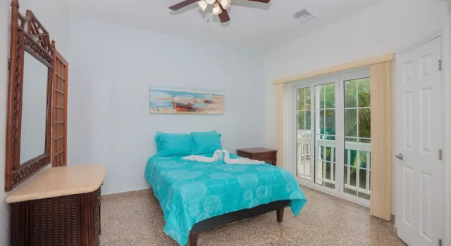 Lawson Rock - Yellowfish 211 2 Bedroom Condo by RedAwning, Rezervovat Hotel Sandy Bay Roatán
