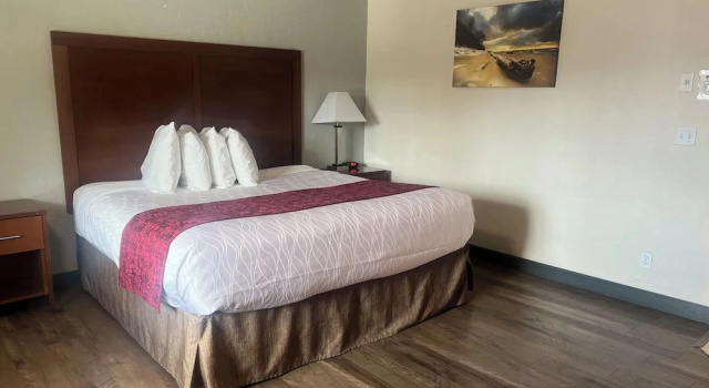 Двухместный люкс Red Carpet Inn Medford