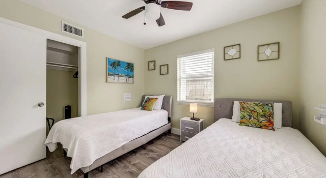 1 Mi to Beach: Sunny Lantana Cottage w/ Pool!, 预订 度假屋 兰塔纳 Palm Beach County