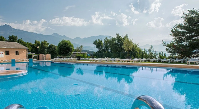 Wooden Chalet in the Cozy and Sporty and Beautifull Chorges, Prenota Chalet Chorges Lago di Serre-Ponçon