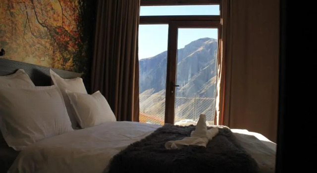 Номер Standard Hotel NOA Kazbegi