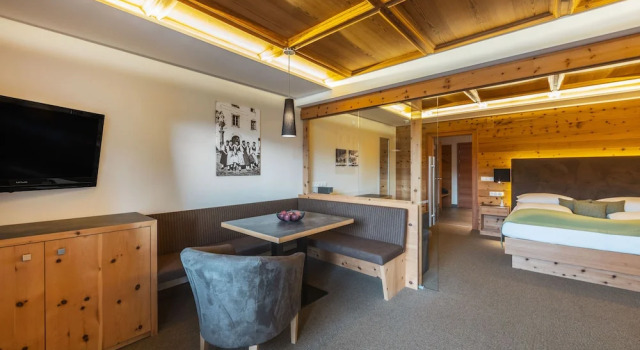 Maraias Luxury Suites & Apartments