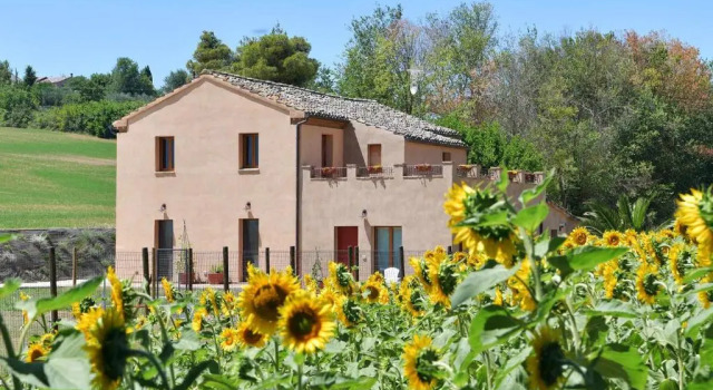 Casa Montefiore 13 Iris LT nella tranquilla campagna Marchigiana, Rezervovat Hotel  