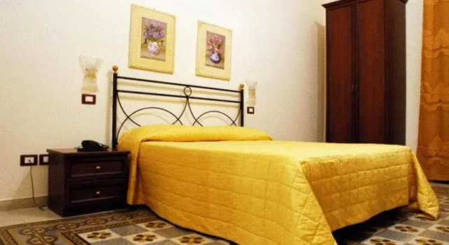 Guest House Ruggiero VII, Book Pension Palermo Sicilien