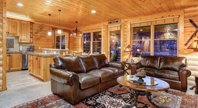 2650 Deer Valley Drive East House by RedAwning, Varaa Lomakoti Deer Valley 