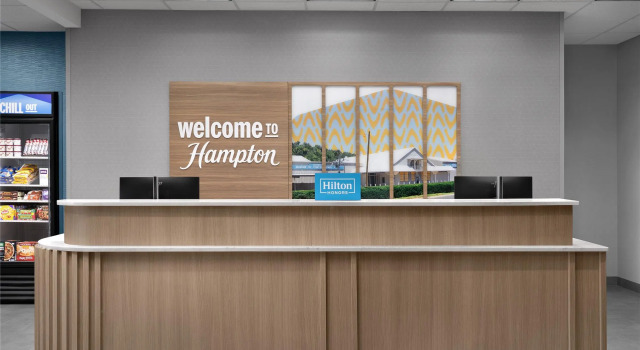 Hampton Inn & Suites Roswell, Забронировать Отель Розуэлл Нью-Мексико