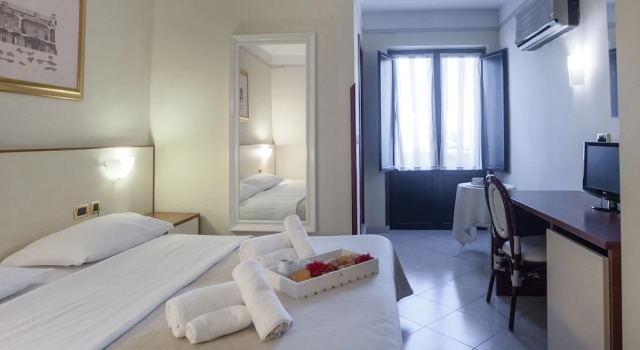 Трёхместный номер Standard с балконом Hotel Caserta Antica