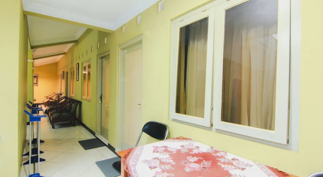 Griya Batik Giri Sekar Homestay Syariah, Rezervovat Hotel 3hvězdičkové hotely v Yogyakarta Province, 3*